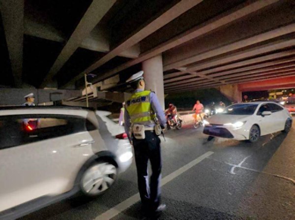重庆配资网 北京交管部门近一个月共查获1438名涉酒驾驶违法司机